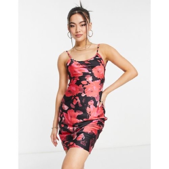 NWT LIONESS NOSTALIA 90S MIDI DRESS IN RED FLORAL PRINT - Picture 1 of 2